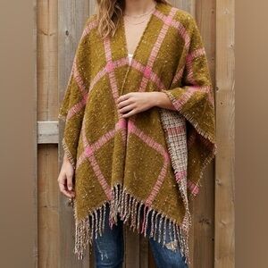 AERIE Cedar/Pink Boucle Fringe Poncho Wrap - O/S